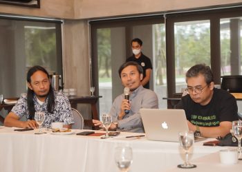 Ketua DPRD Provinsi Jambi, Edi Purwanto saat menjadi narasumber dalam dalam FGD Mitigasi Konflik Sosial di Perkebunan Sawit di Teras Mendalo, Jaluko, Kamis (15/12/2022).